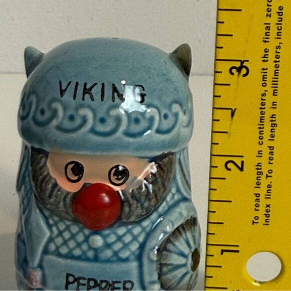 Vintage Viking Ceramic Salt & Pepper Shakers - Picture 8 of 8